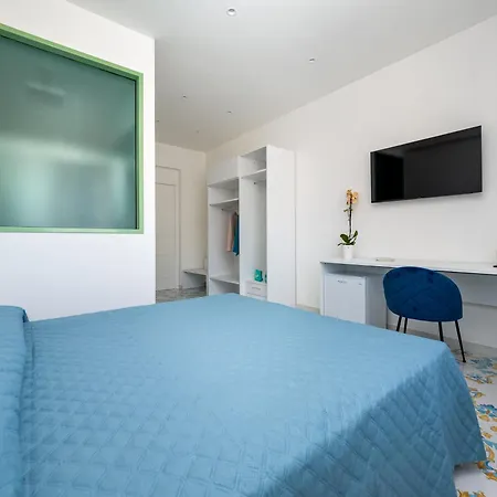 Pusisò - De Vivo Realty