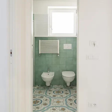 Pusiso - De Vivo Realty Pensión 3*