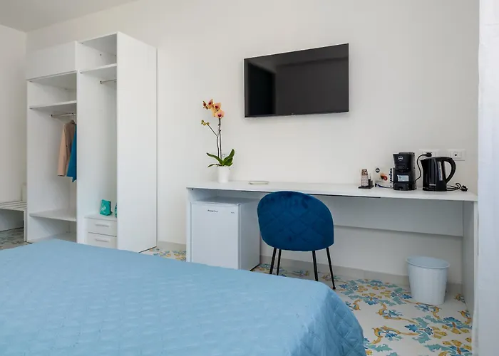 Pusisò - De Vivo Realty Affittacamere Sorrento