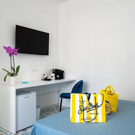 Pusiso - De Vivo Realty Guest house Sorrento