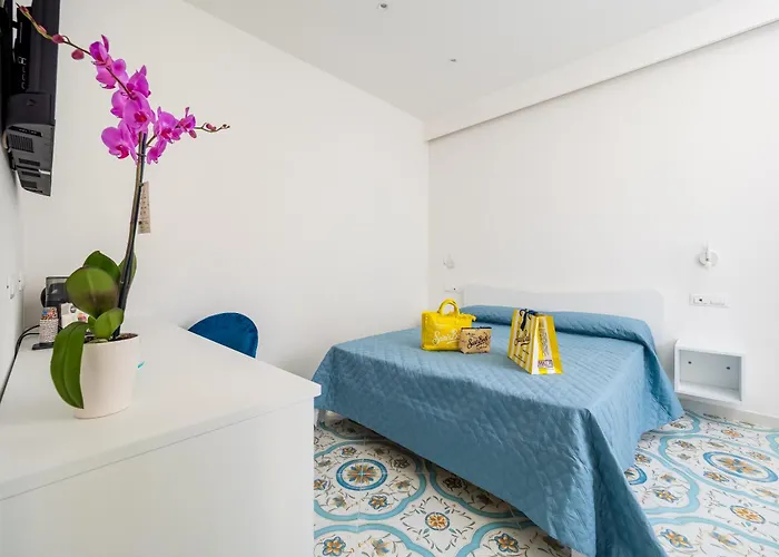 Pusiso - De Vivo Realty بيت ضيافة سورينتو